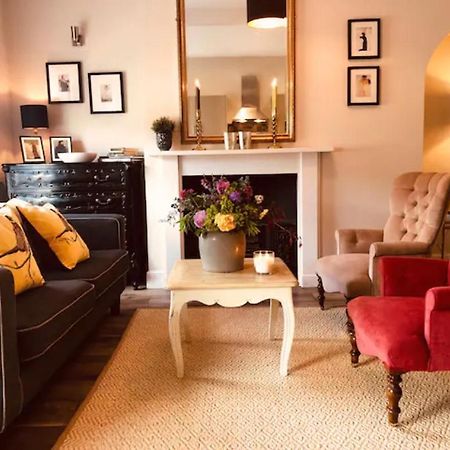 Pass The Keys Old Beams Luxury Style & Comfort In Town Centre Bakewell Exterior photo