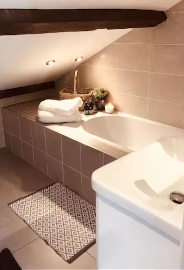 Pass The Keys Old Beams Luxury Style & Comfort In Town Centre Bakewell Exterior photo